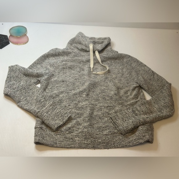 Aerie Snowday Black & white sweater - Picture 6 of 9